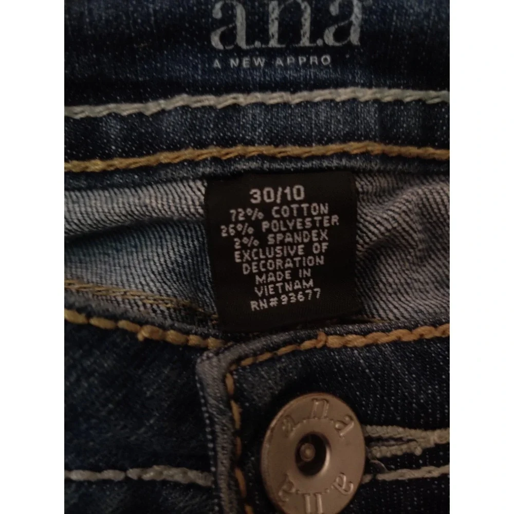 a.n.a A New Approach Women Dark Wash Stretch Crop Jeans Size 30/10 Mid Rise